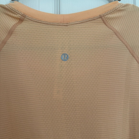 Lululemon Swiftly Tech Short Sleeve Shirt🍋 - Picture 4 of 6